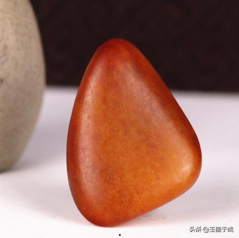 红沁籽料怎么看染色,探究天然与人工的界限