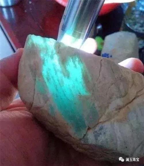 赌石看料技巧和方法,揭秘赌石看料技巧与实战方法